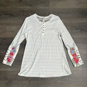 Aratta Silent Journey Henley Shirt Women Sz Medium Floral Embroidered Cuffs Lace